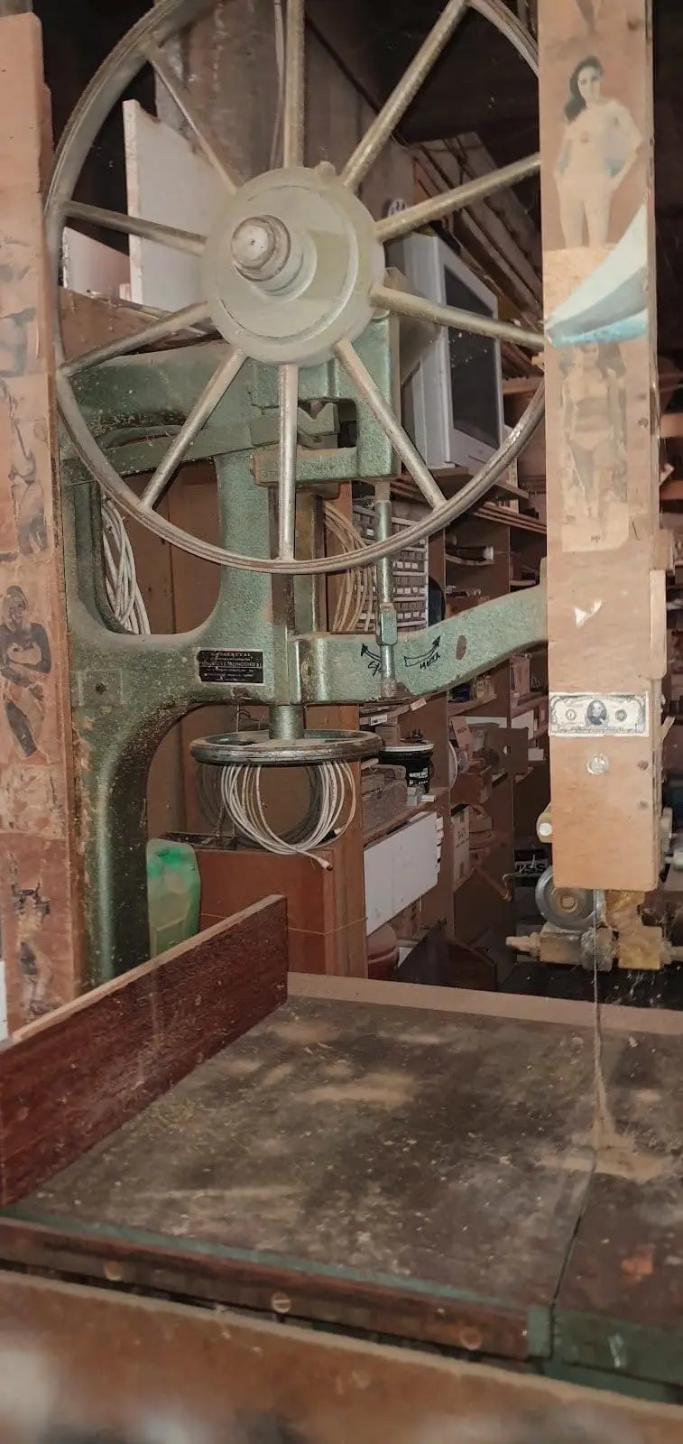 Livadaras 700 mm vertical band saw — photo 1