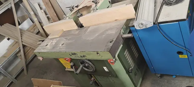 Spindle moulder with four-roller power feeder — thumbnail 5