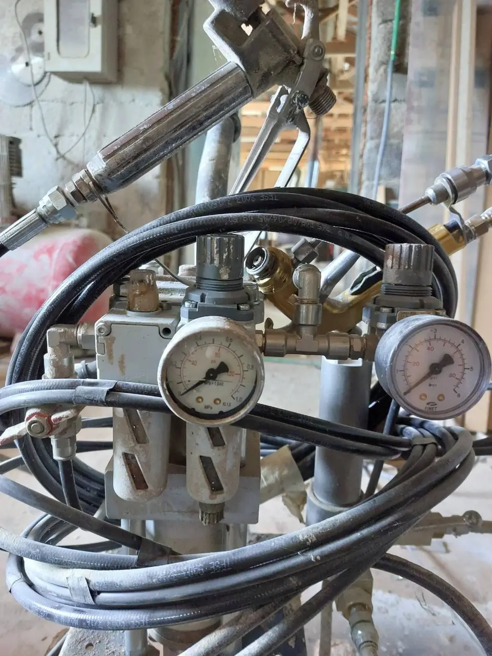 Wagner airless paint sprayer — photo 1