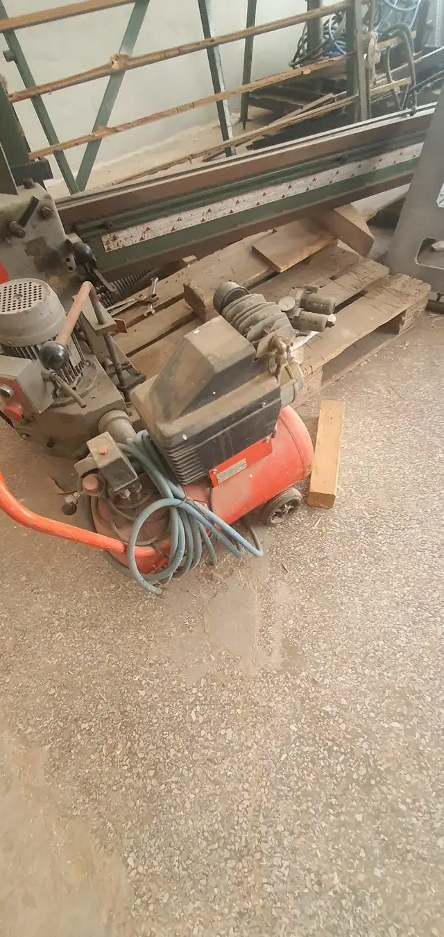 Air compressor — thumbnail 2