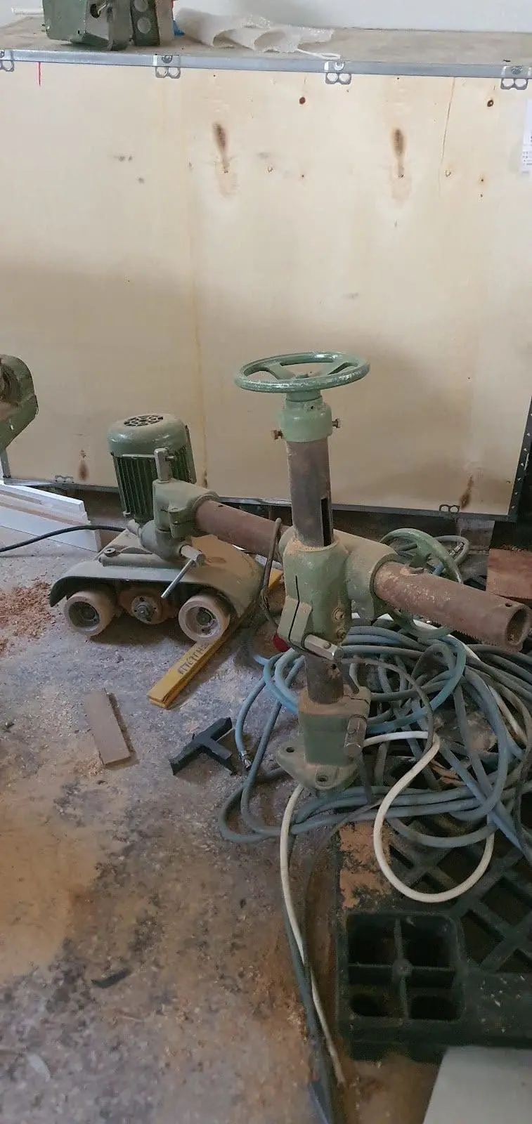 Spindle moulder power feeder — photo 1