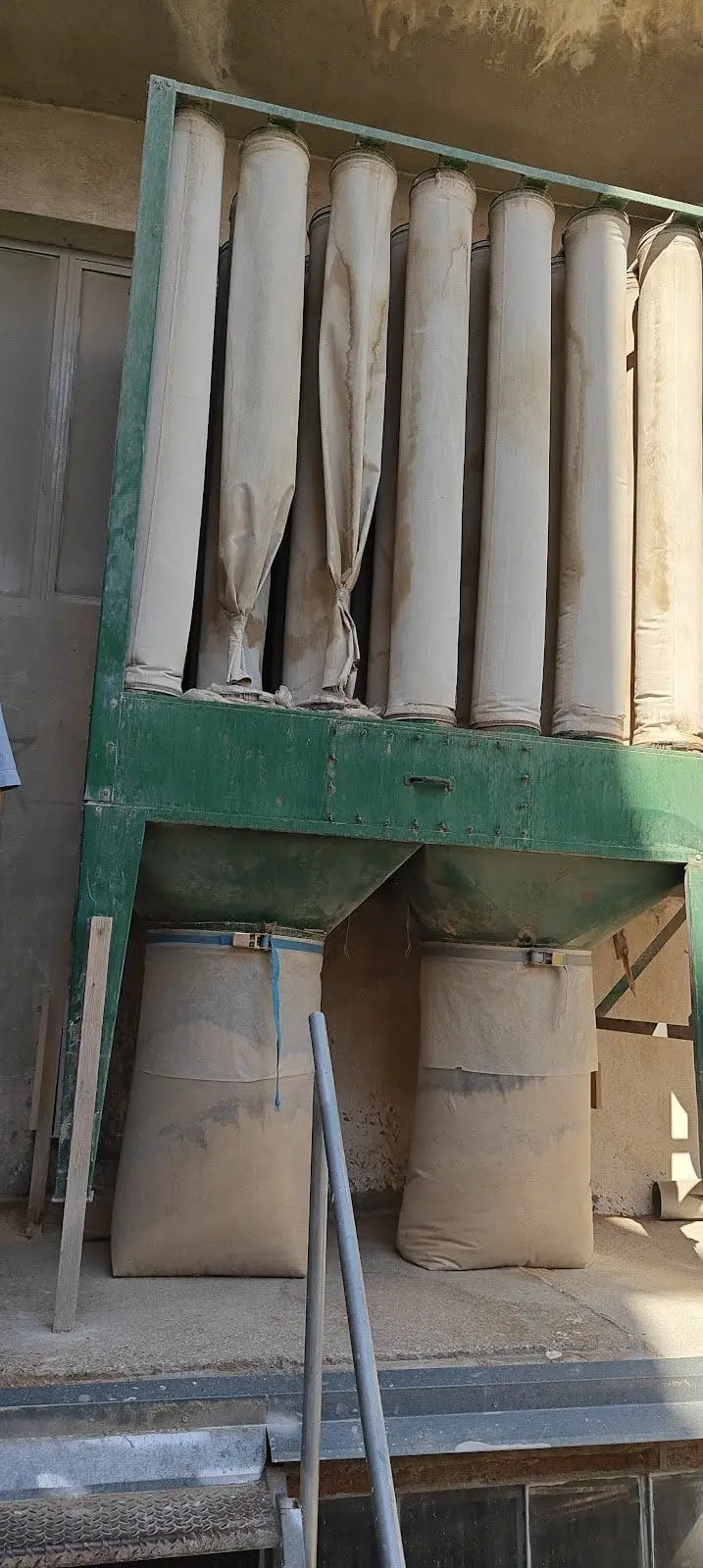 7.5 hp multi-bag dust extractor — photo 1
