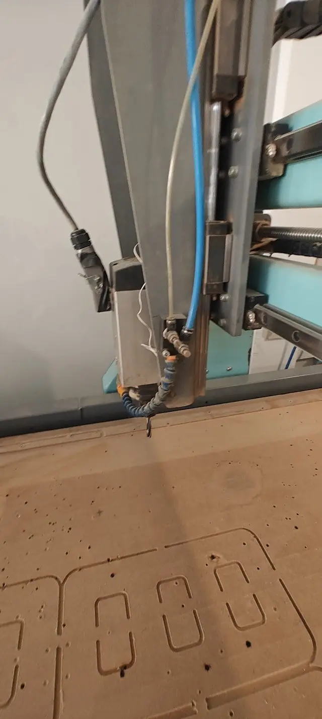 CNC με επίπεδο τραπέζι 2,50 × 1,25 μ. — μικρογραφία 7