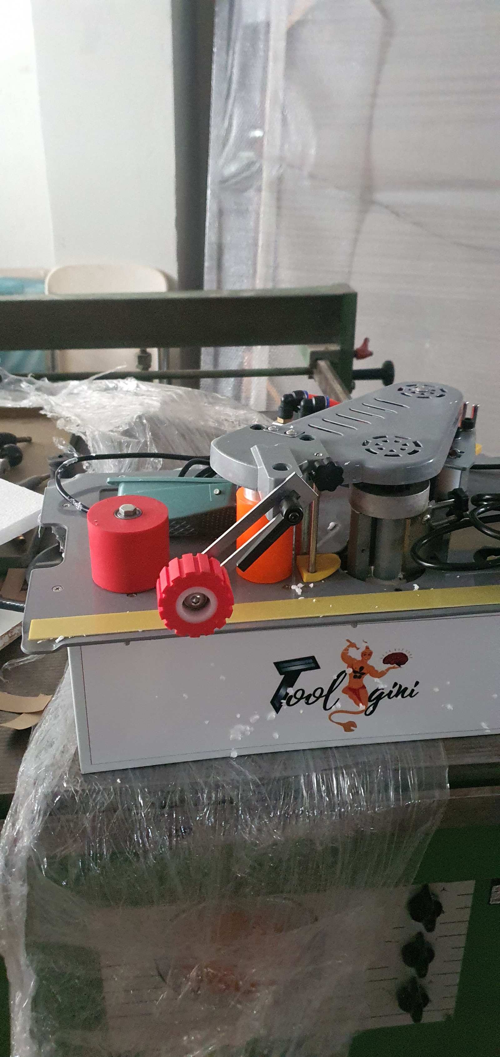 Toolgini Συγκολλητική Πάγκου 1000 — εγκατάσταση σε πελάτη 4
