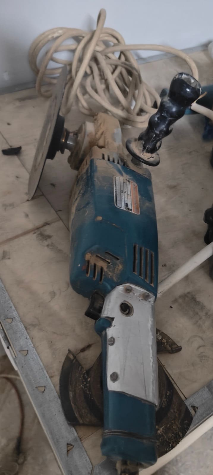 Ξυλουργικά μηχανήματα πωλούνται — Συγκολλητικές περιθωρίων, Απορροφητήρας & Εργαλεία χειρός — μικρογραφία 9