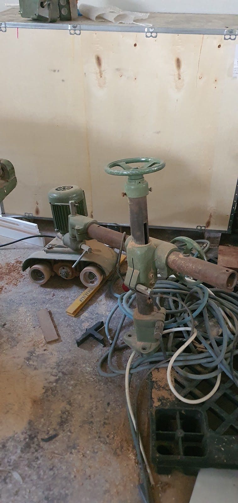 Spindle moulder power feeder