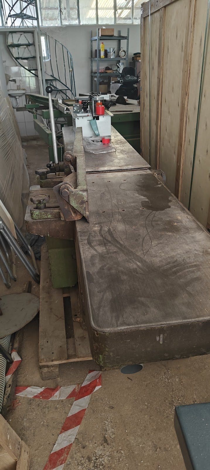 Italian 400 mm jointer with extraction hood