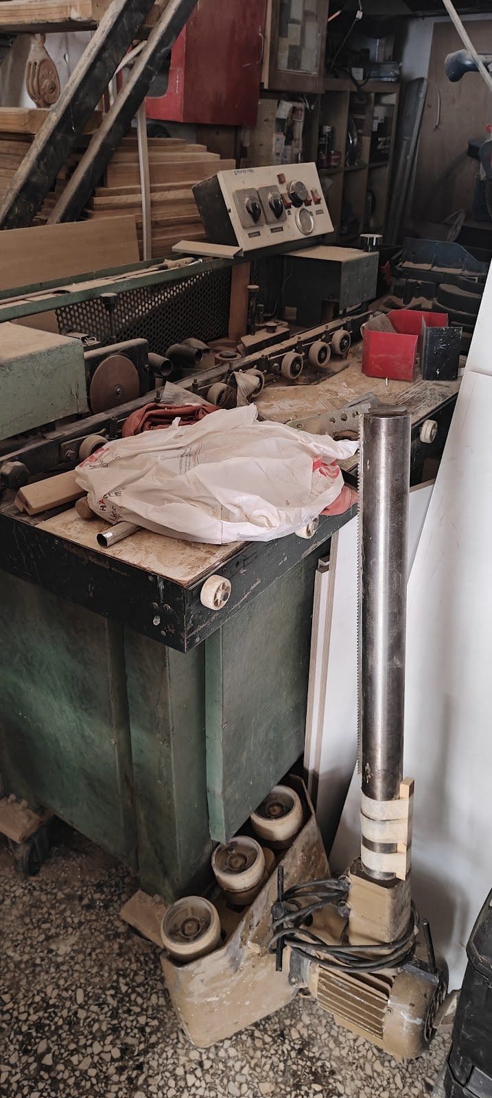 Kalligeris pneumatic edge bander with trimming units